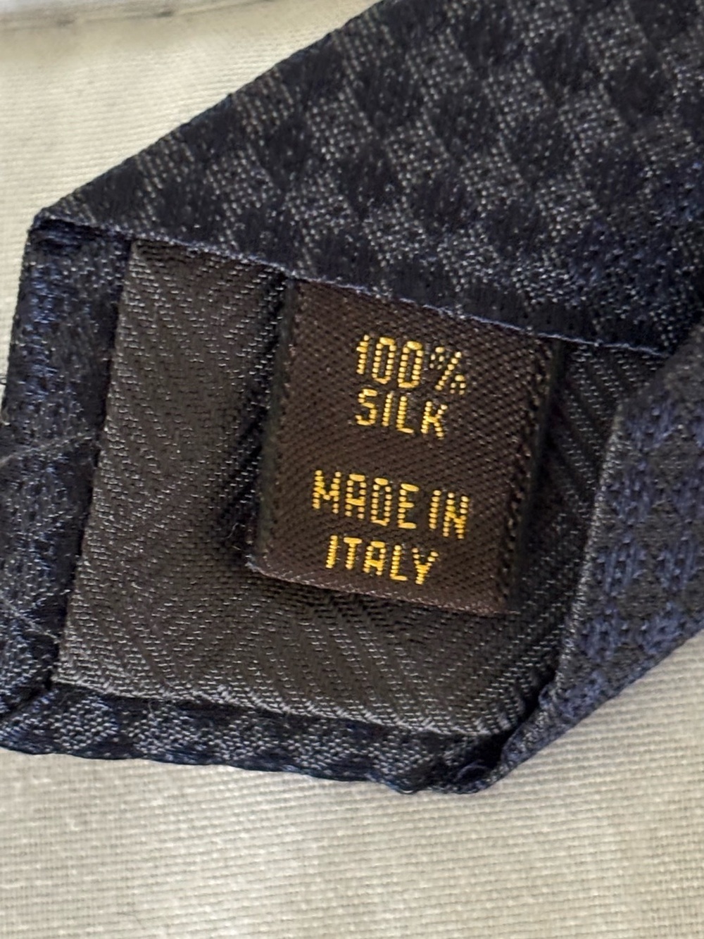 LOUIS VUITTON Classic Black DAMIER Patterned 100% Silk Tie - Picture 5 of 6